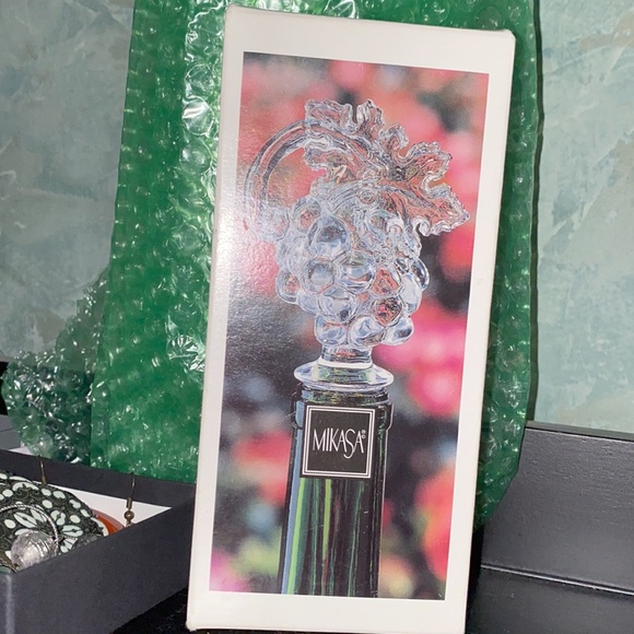 Vintage 1990s Mikasa Austrian Crystal Grape Wine Stopper Fruit Collection, NIB - Picture 9 of 9